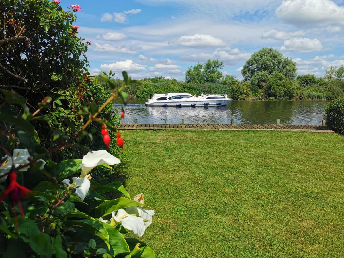 River View - Norfolk Broads Brundall Екстер'єр фото