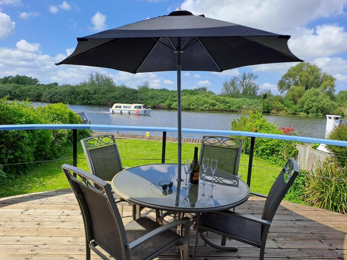 River View - Norfolk Broads Brundall Екстер'єр фото